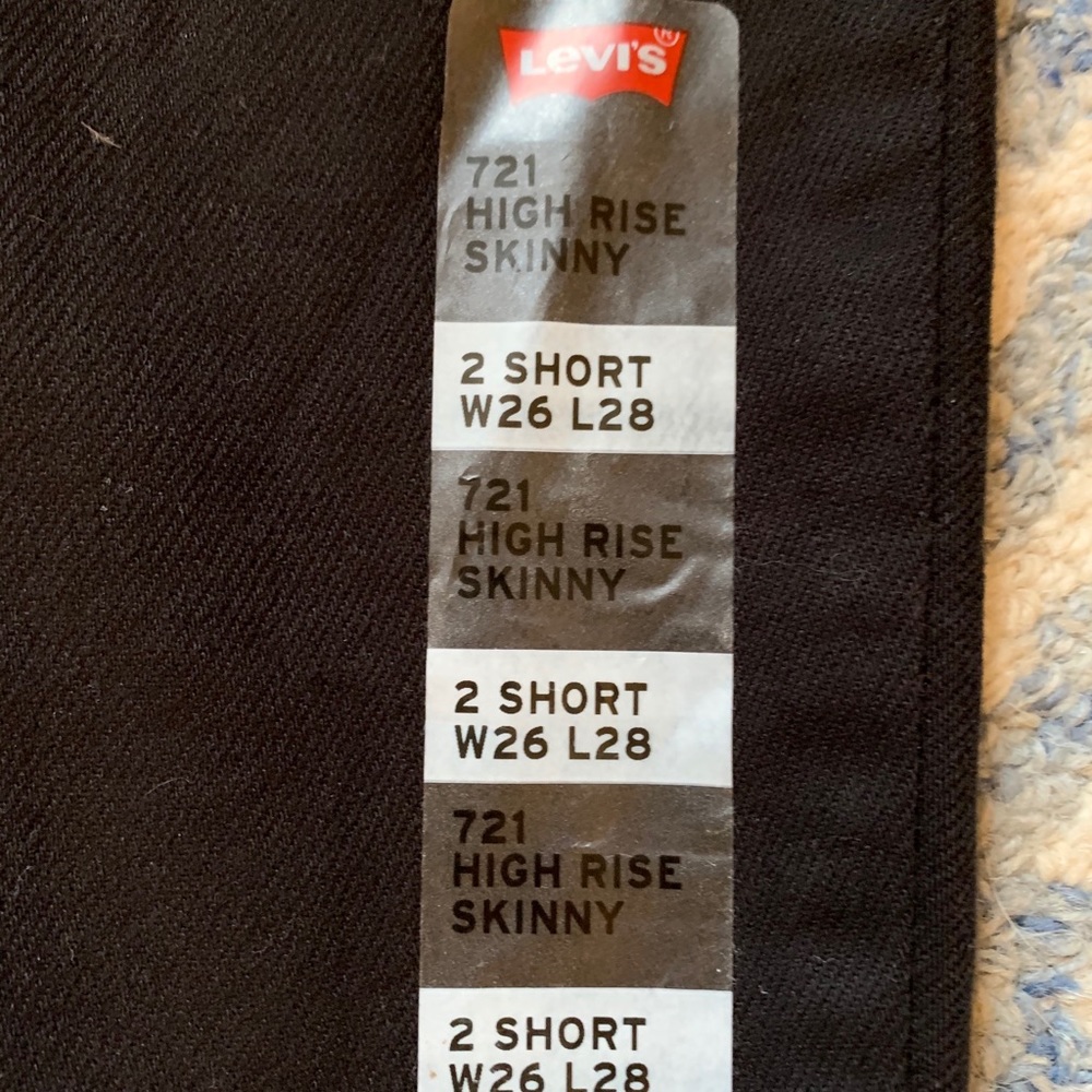 Levi’s 721 High-Rise Skinny Jeans in Black - Picture 7 of 16